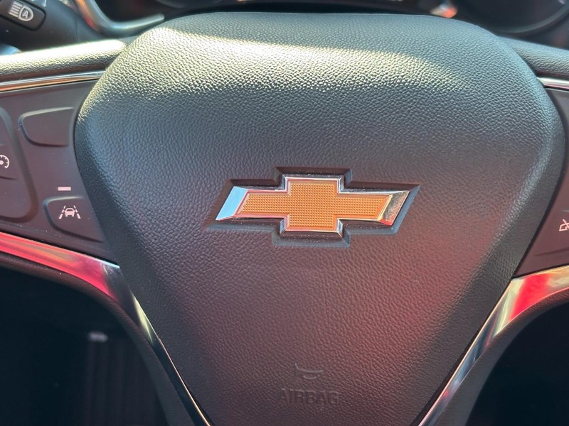 Chevrolet Equinox Vehicle Full-screen Gallery Image 19