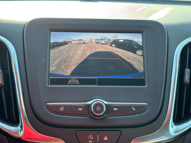 Chevrolet Equinox Vehicle Full-screen Gallery Image 23