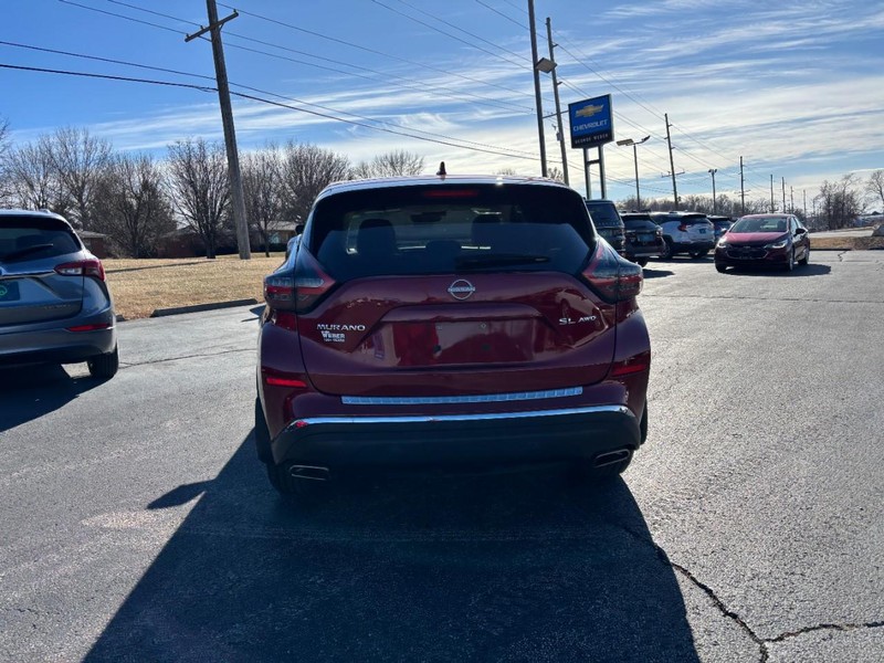 Nissan Murano Vehicle Full-screen Gallery Image 4