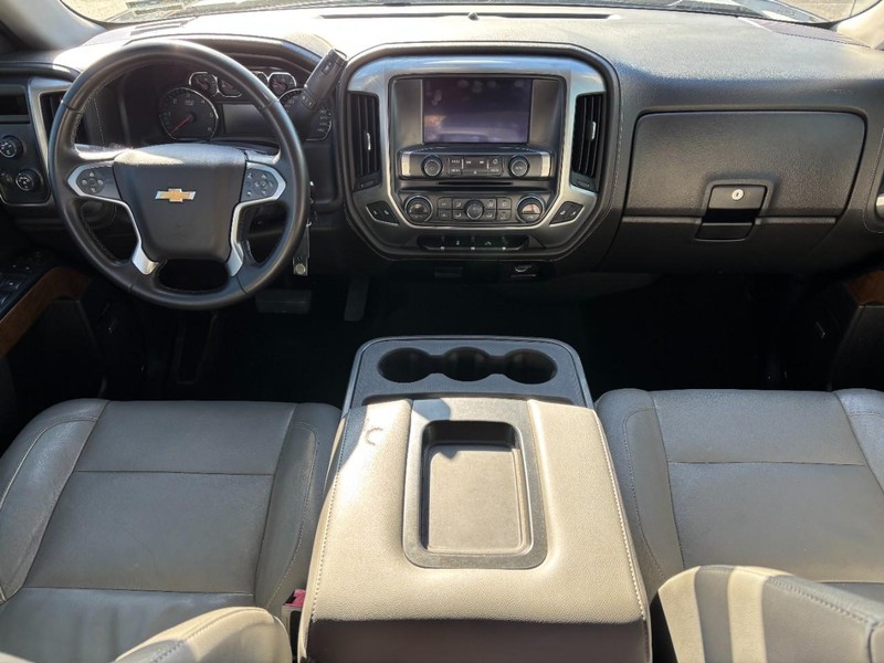 Chevrolet Silverado 1500 Vehicle Full-screen Gallery Image 11