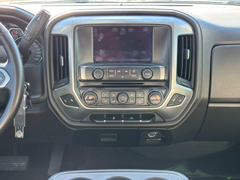 Chevrolet Silverado 1500 Vehicle Full-screen Gallery Image 13