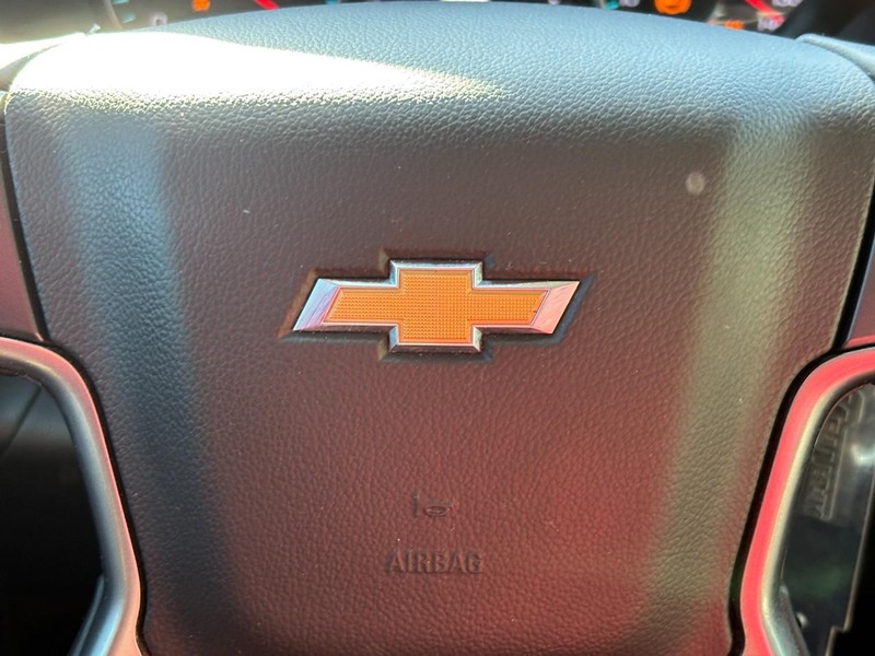 Chevrolet Silverado 1500 Vehicle Full-screen Gallery Image 19