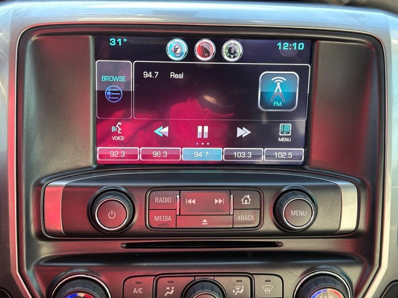 Chevrolet Silverado 1500 Vehicle Full-screen Gallery Image 22