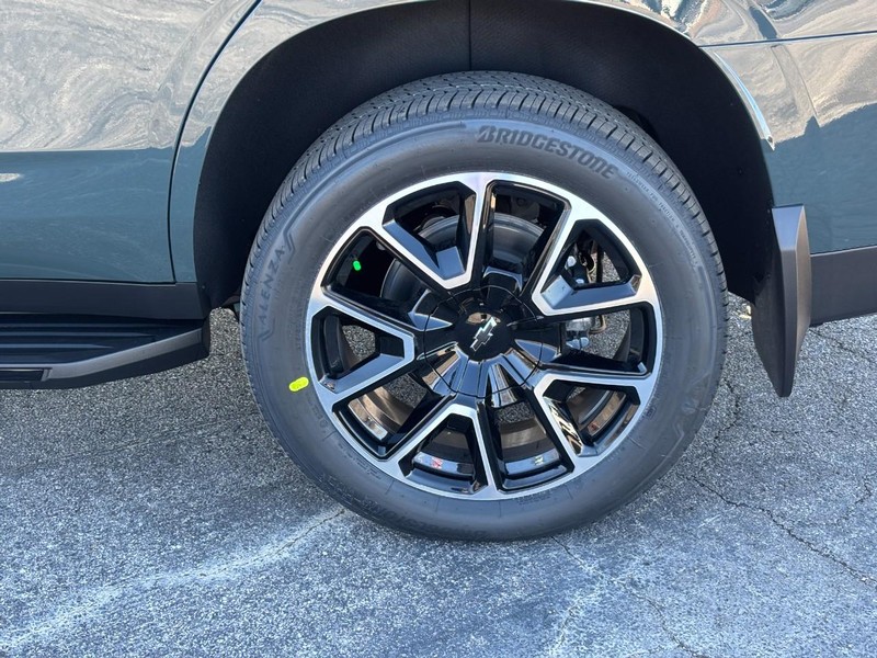 Chevrolet Tahoe Vehicle Full-screen Gallery Image 4