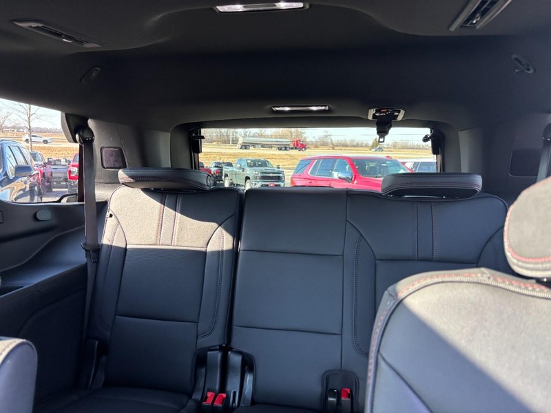 Chevrolet Tahoe Vehicle Full-screen Gallery Image 5