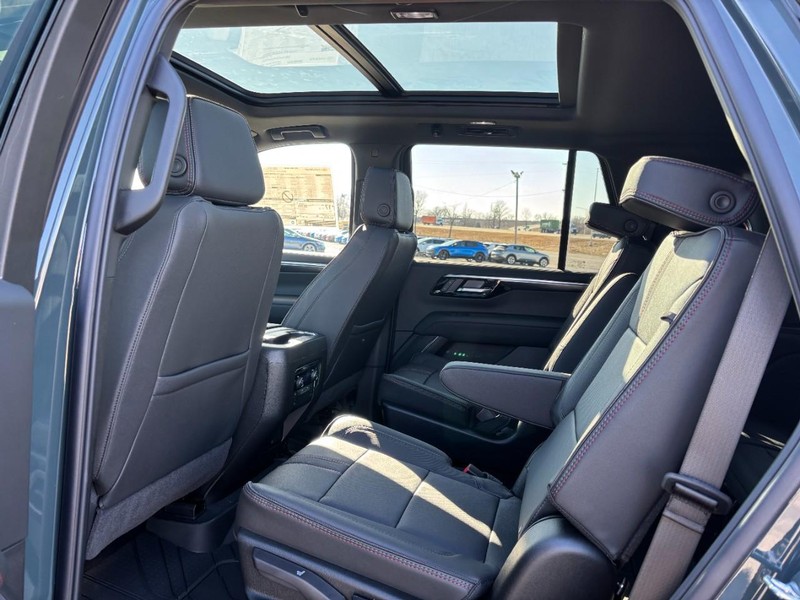 Chevrolet Tahoe Vehicle Full-screen Gallery Image 6