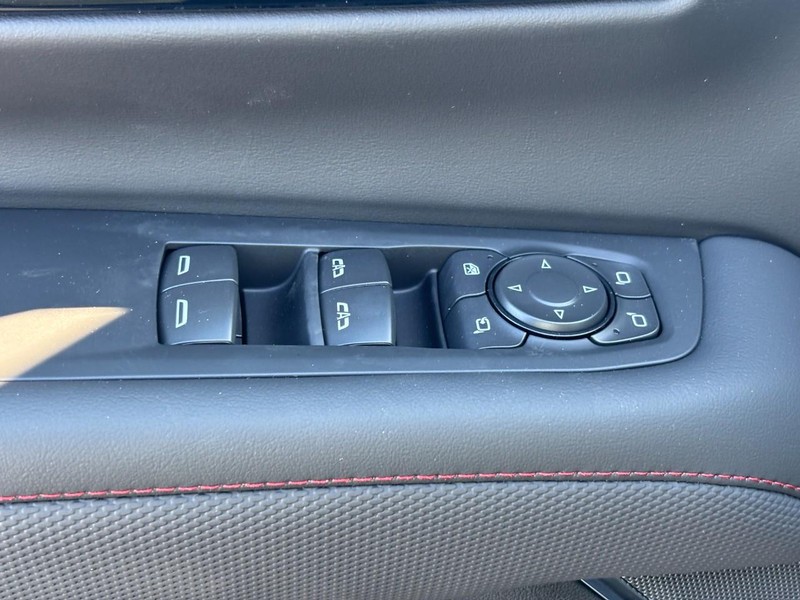 Chevrolet Tahoe Vehicle Full-screen Gallery Image 12