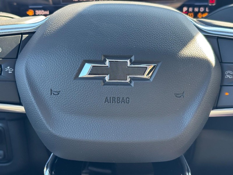 Chevrolet Tahoe Vehicle Full-screen Gallery Image 16