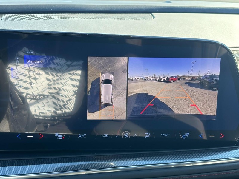 Chevrolet Tahoe Vehicle Full-screen Gallery Image 21