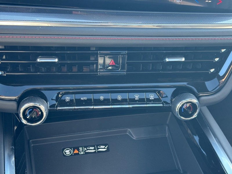 Chevrolet Tahoe Vehicle Full-screen Gallery Image 22