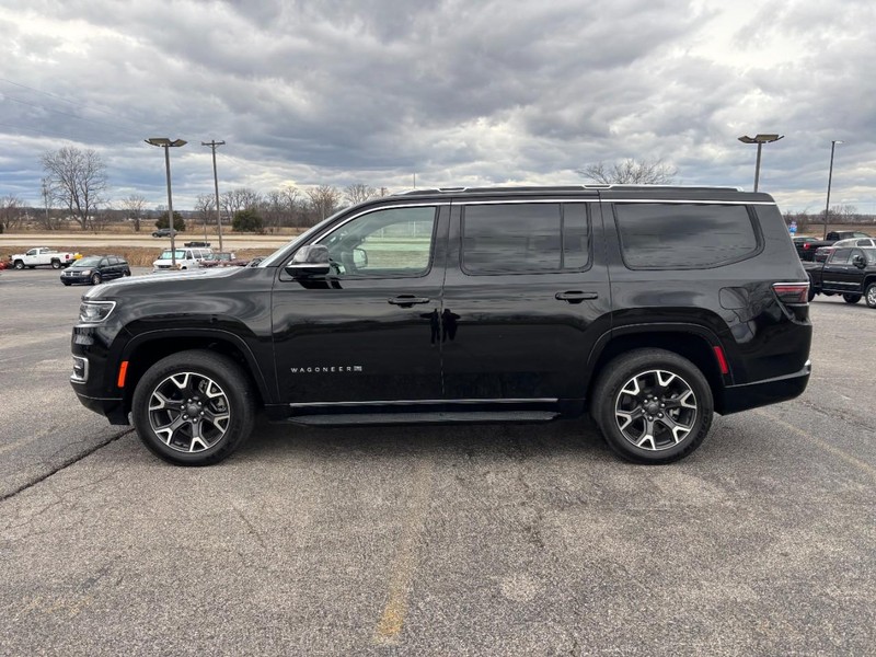 Jeep Wagoneer Vehicle Full-screen Gallery Image 2