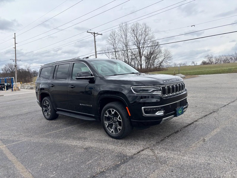 Jeep Wagoneer Vehicle Full-screen Gallery Image 7