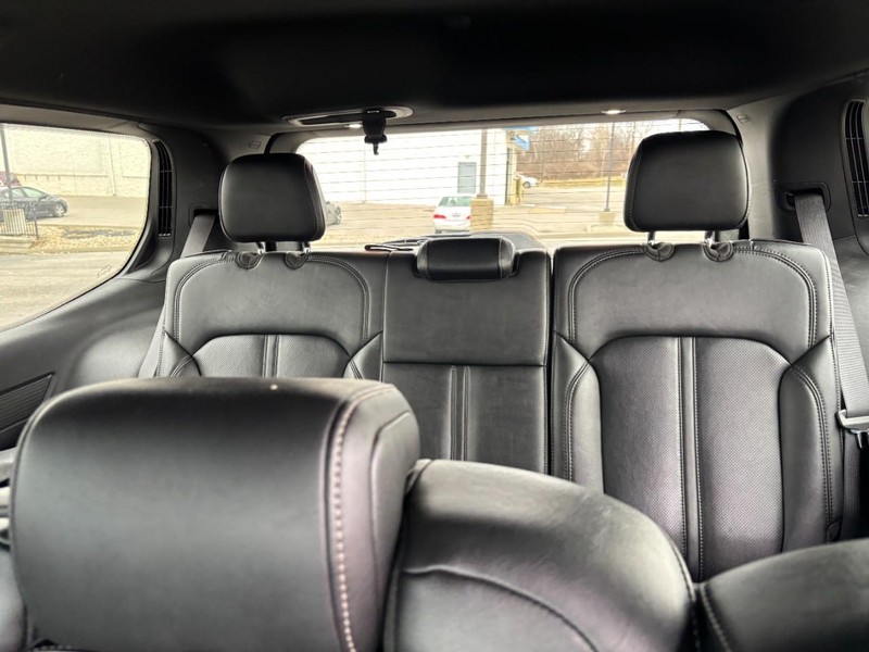 Jeep Wagoneer Vehicle Full-screen Gallery Image 10