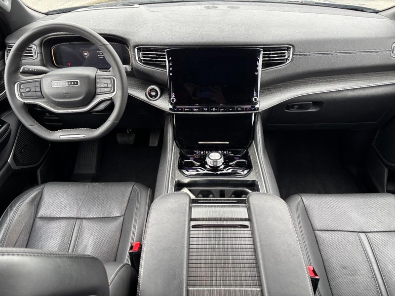 Jeep Wagoneer Vehicle Full-screen Gallery Image 13