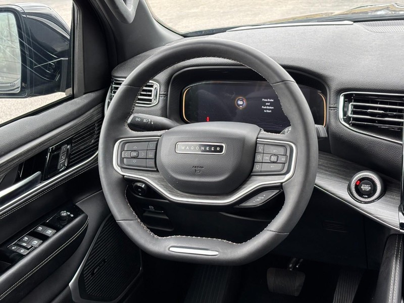 Jeep Wagoneer Vehicle Full-screen Gallery Image 14