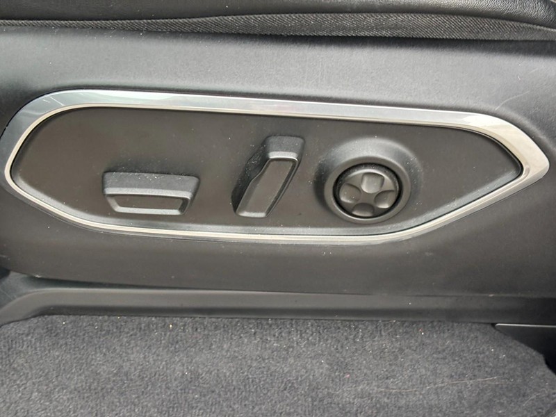 Jeep Wagoneer Vehicle Full-screen Gallery Image 17