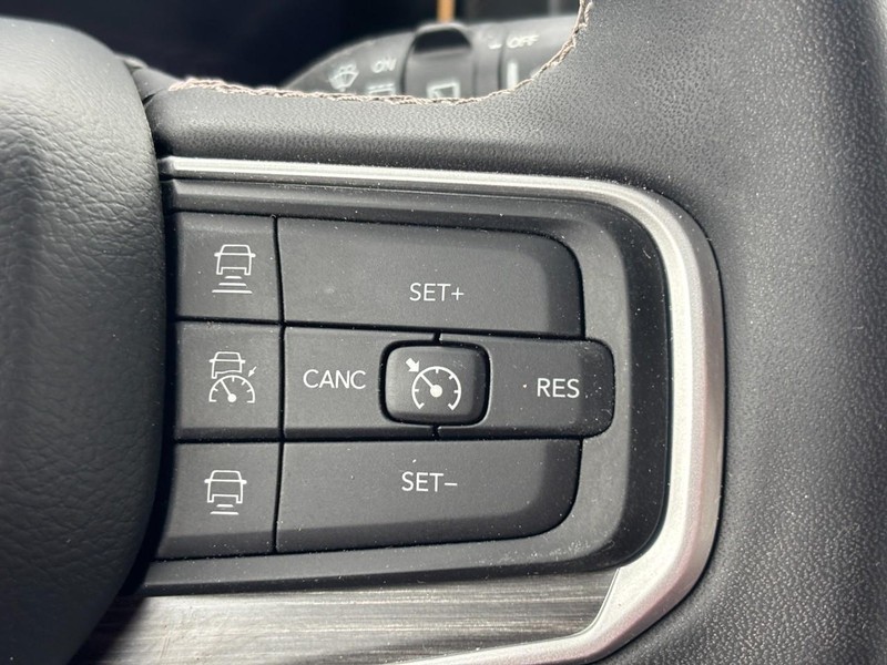 Jeep Wagoneer Vehicle Full-screen Gallery Image 22