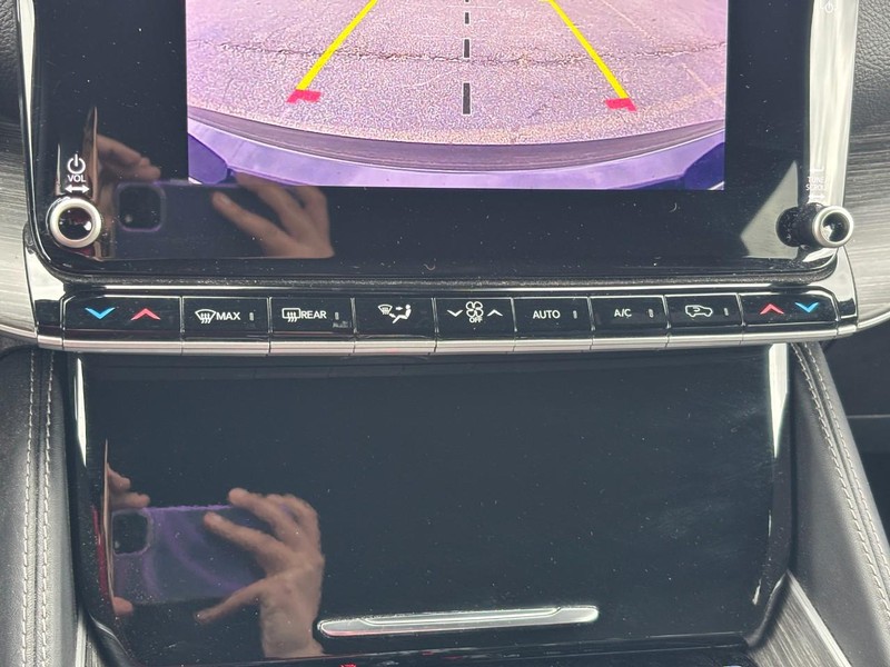 Jeep Wagoneer Vehicle Full-screen Gallery Image 27