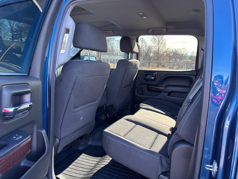 GMC Sierra 1500 Vehicle Full-screen Gallery Image 10