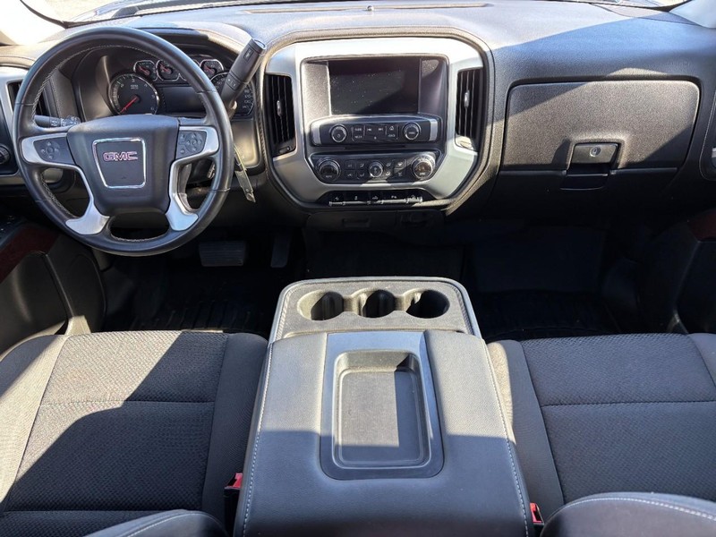 GMC Sierra 1500 Vehicle Full-screen Gallery Image 11