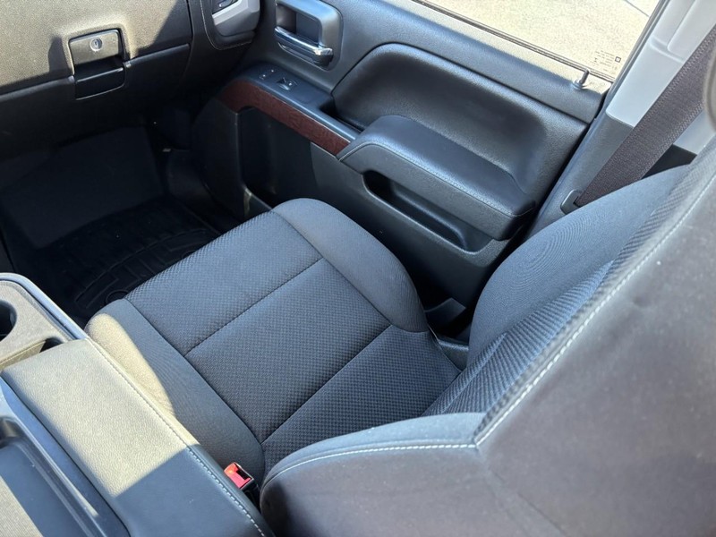 GMC Sierra 1500 Vehicle Full-screen Gallery Image 14