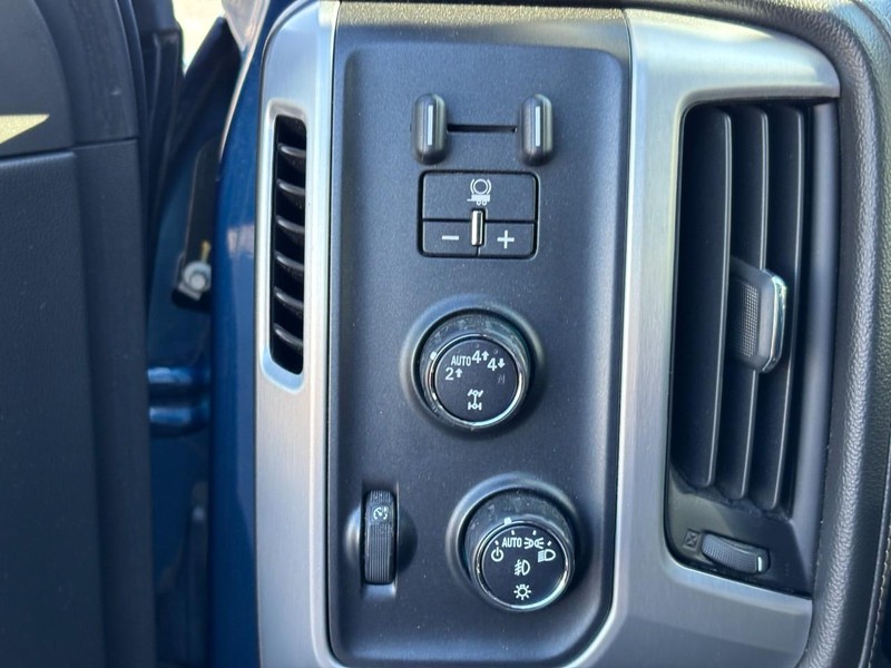 GMC Sierra 1500 Vehicle Full-screen Gallery Image 17