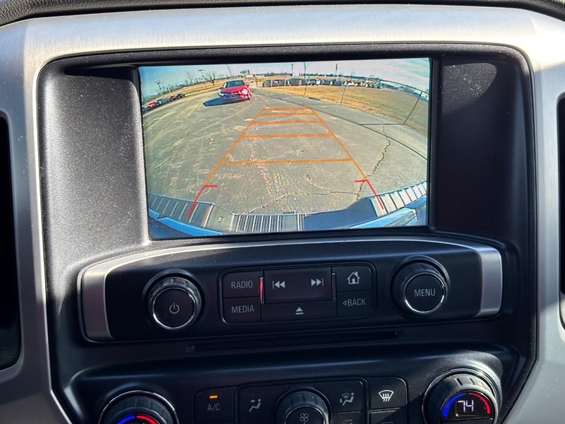 GMC Sierra 1500 Vehicle Full-screen Gallery Image 23