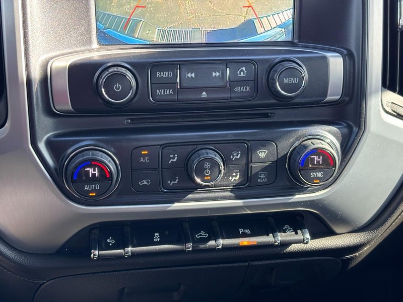 GMC Sierra 1500 Vehicle Full-screen Gallery Image 24