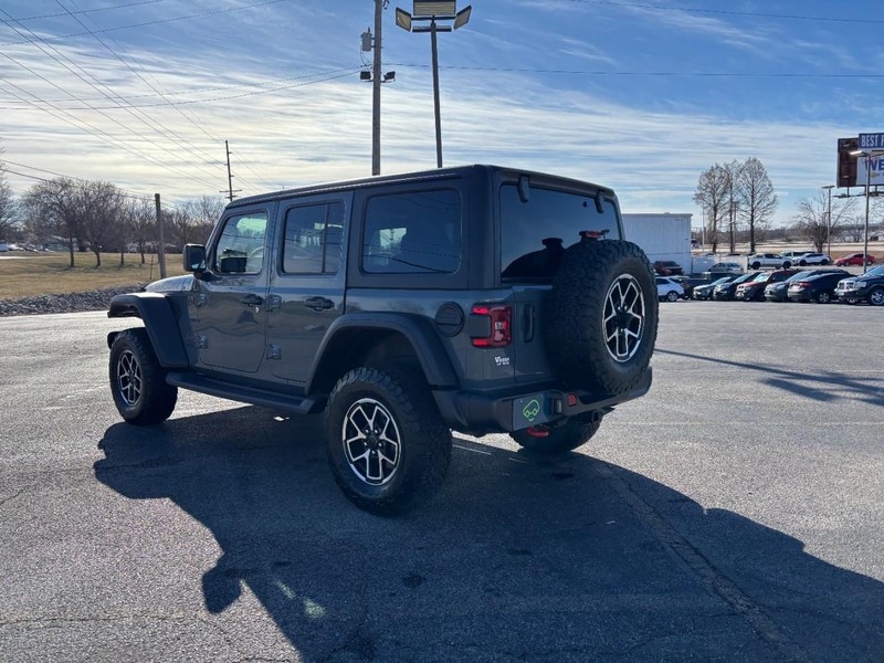 Jeep Wrangler Vehicle Full-screen Gallery Image 3