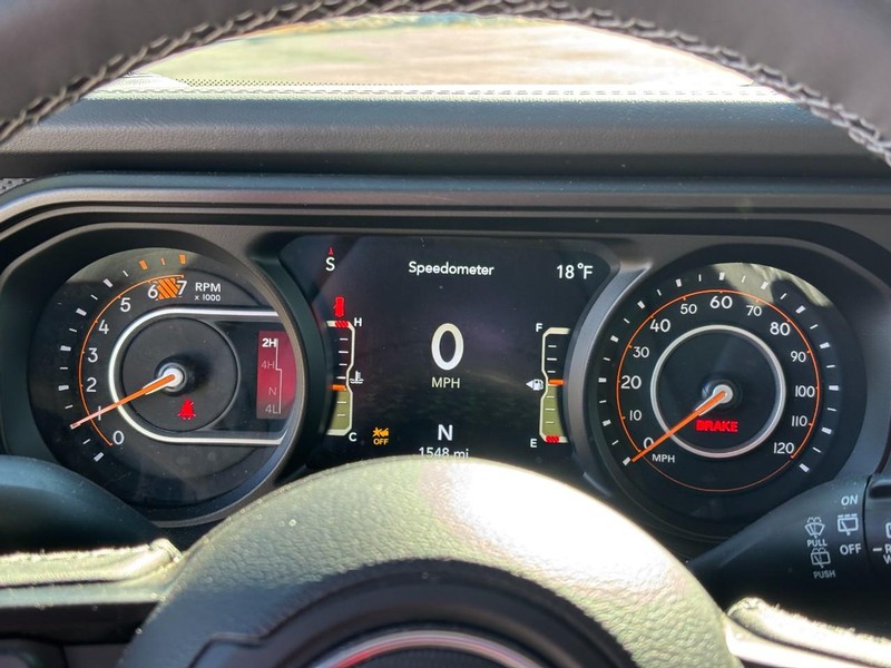 Jeep Wrangler Vehicle Full-screen Gallery Image 21