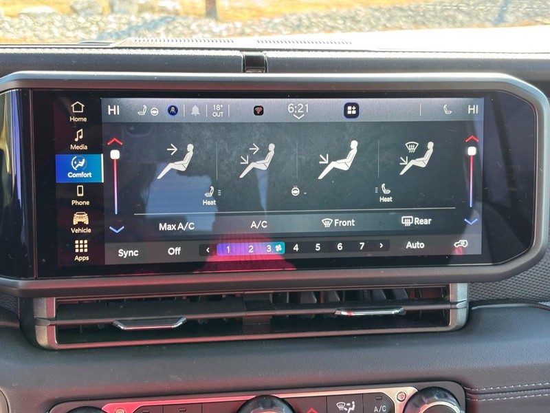 Jeep Wrangler Vehicle Full-screen Gallery Image 22