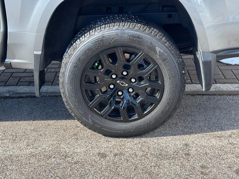 Chevrolet Colorado Vehicle Full-screen Gallery Image 4