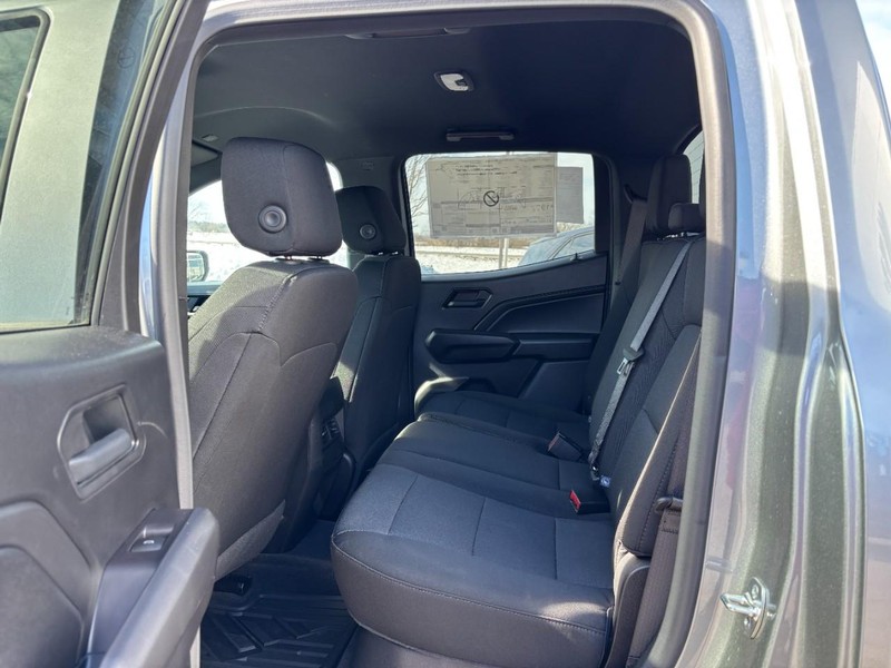 Chevrolet Colorado Vehicle Full-screen Gallery Image 5