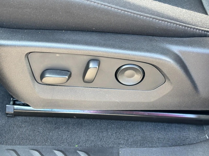 Chevrolet Colorado Vehicle Full-screen Gallery Image 10