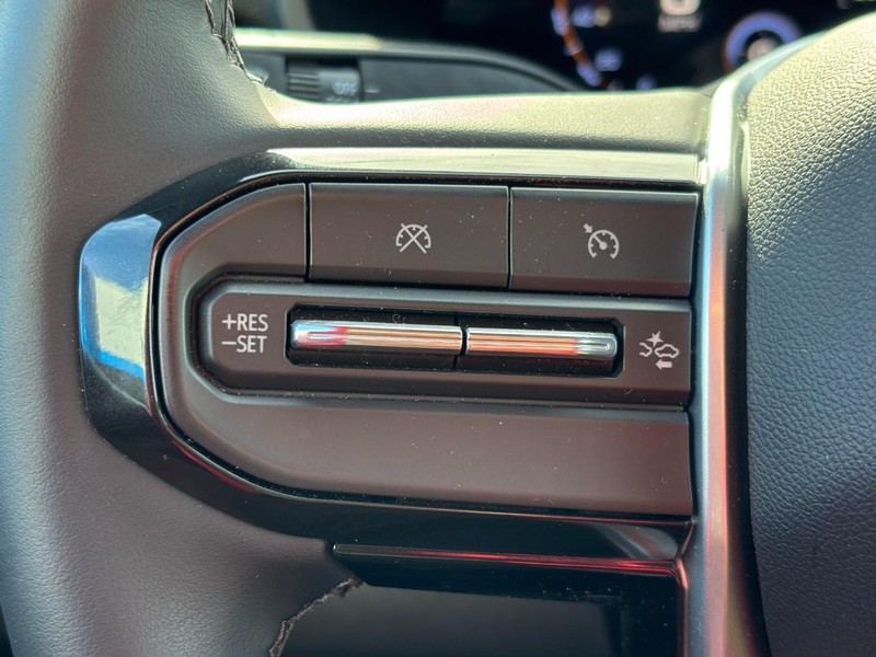 Chevrolet Colorado Vehicle Full-screen Gallery Image 13