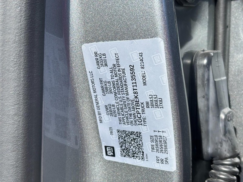 Chevrolet Colorado Vehicle Full-screen Gallery Image 21