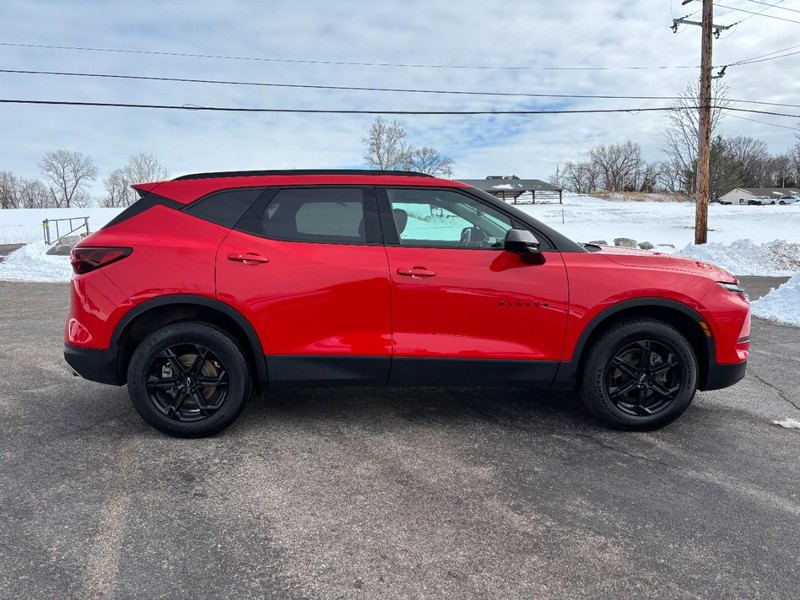 Chevrolet Blazer Vehicle Full-screen Gallery Image 06