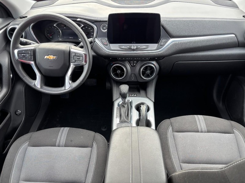 Chevrolet Blazer Vehicle Full-screen Gallery Image 11