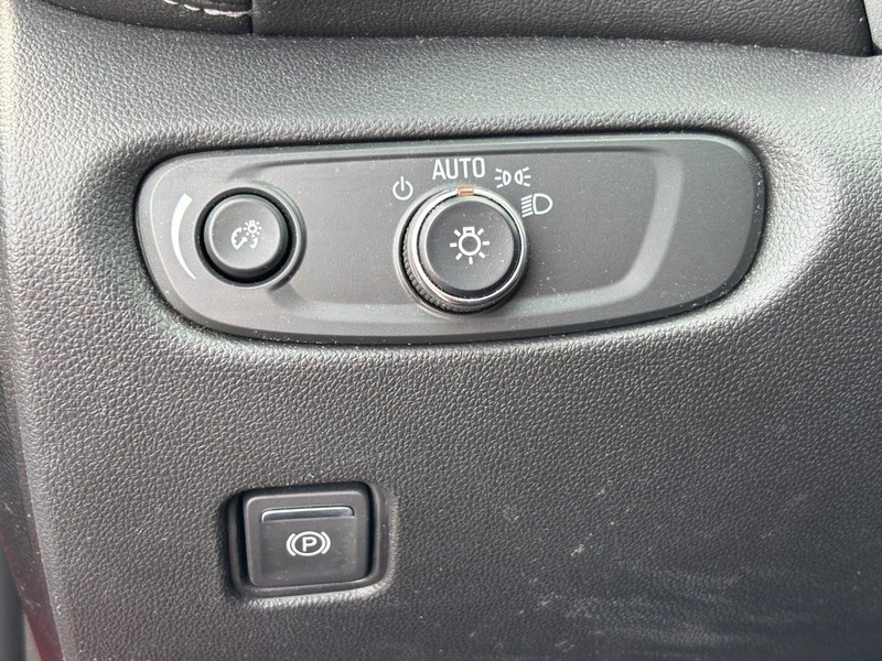 Chevrolet Blazer Vehicle Full-screen Gallery Image 17