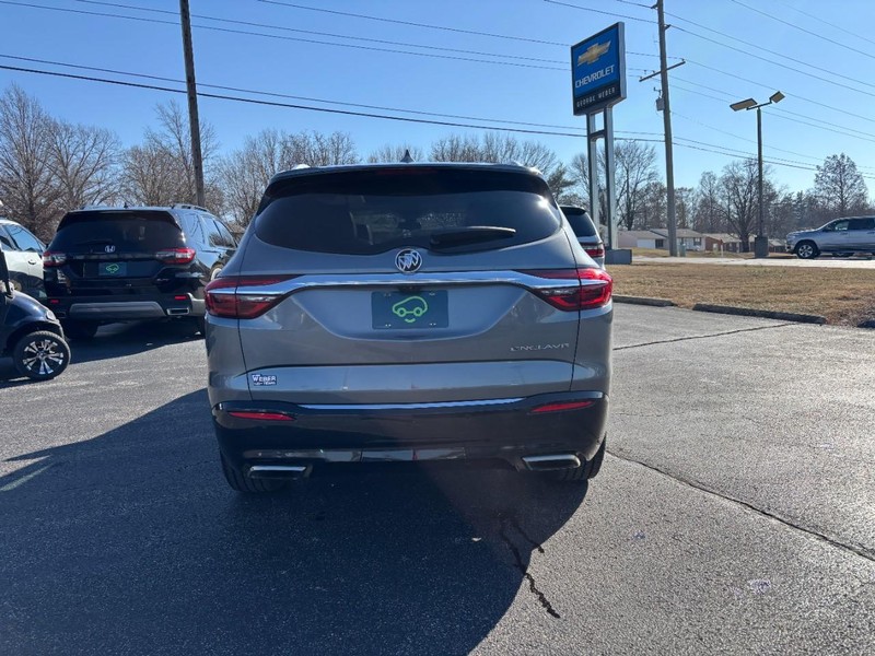 Buick Enclave Vehicle Full-screen Gallery Image 04