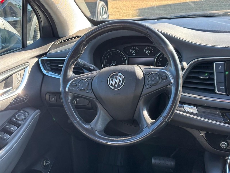 Buick Enclave Vehicle Full-screen Gallery Image 13