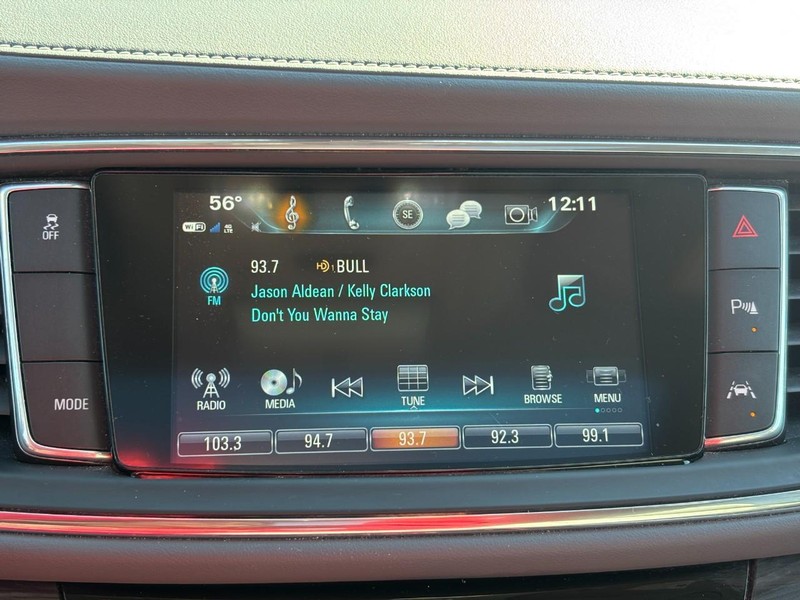 Buick Enclave Vehicle Full-screen Gallery Image 23