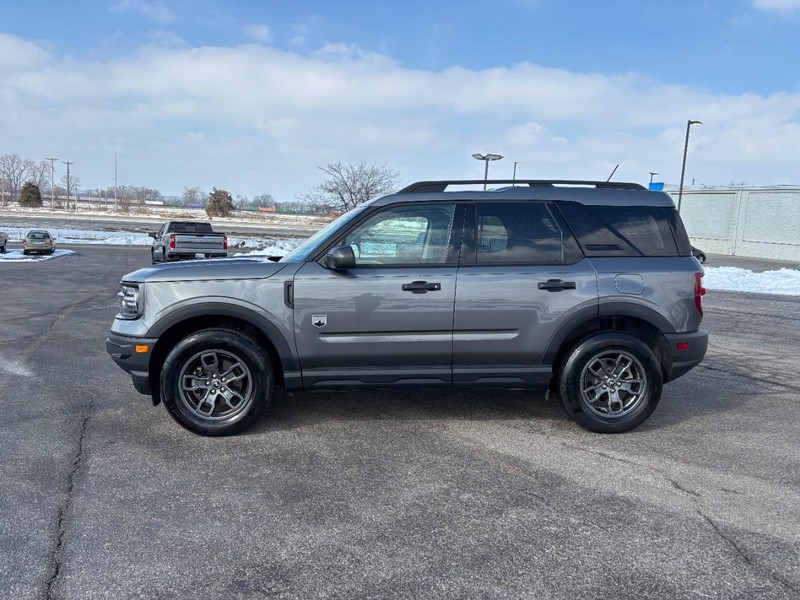Ford Bronco Sport Vehicle Full-screen Gallery Image 2