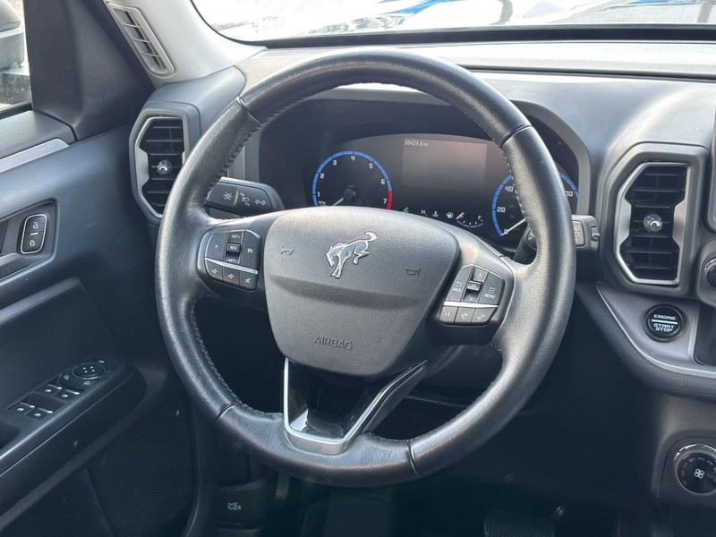 Ford Bronco Sport Vehicle Full-screen Gallery Image 12