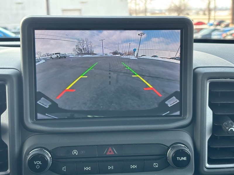 Ford Bronco Sport Vehicle Full-screen Gallery Image 23