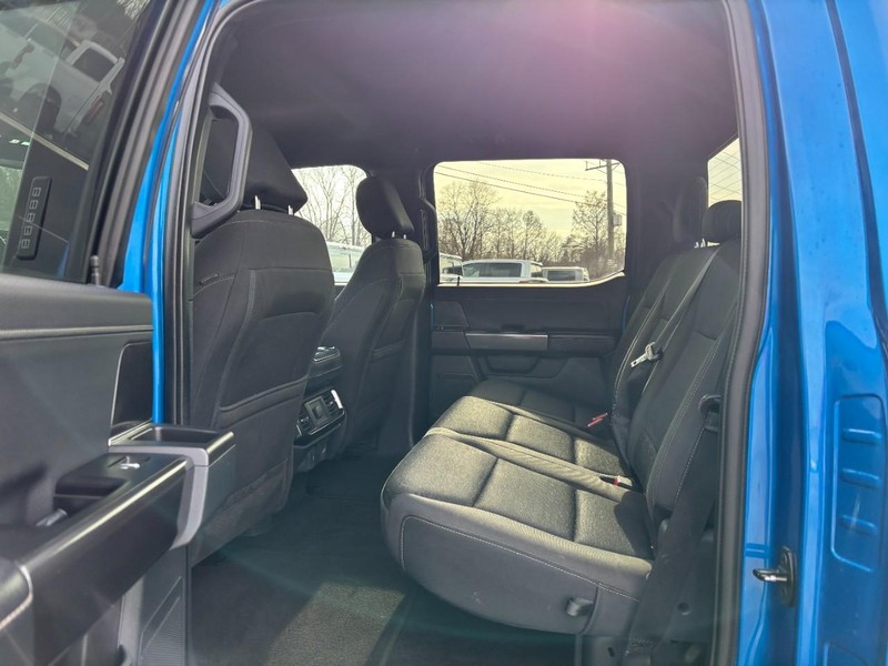 Ford F-150 Vehicle Full-screen Gallery Image 10