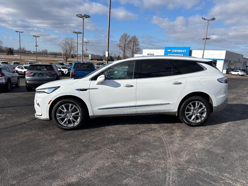 Buick Enclave Vehicle Full-screen Gallery Image 2