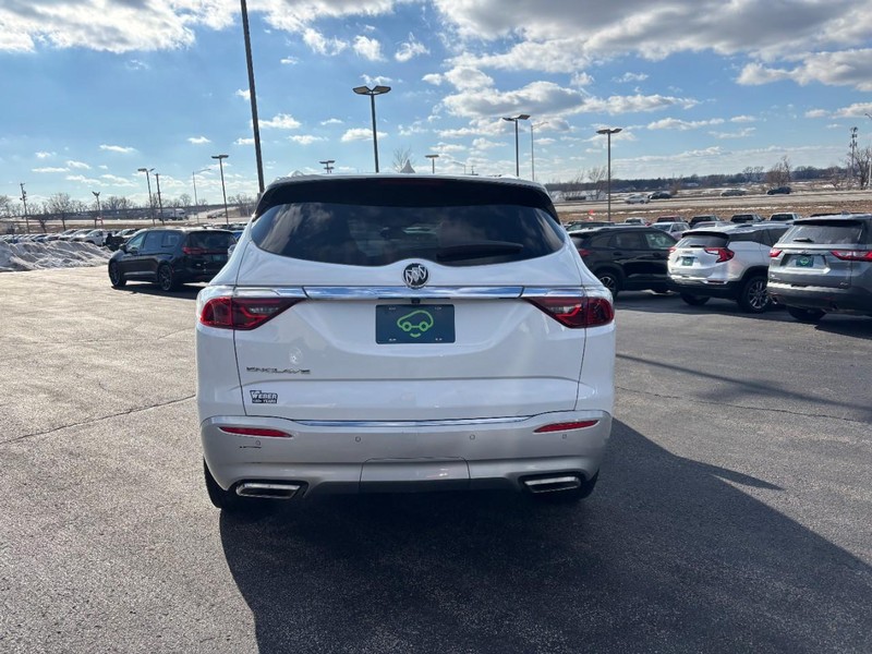Buick Enclave Vehicle Full-screen Gallery Image 4