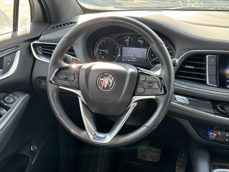Buick Enclave Vehicle Full-screen Gallery Image 13