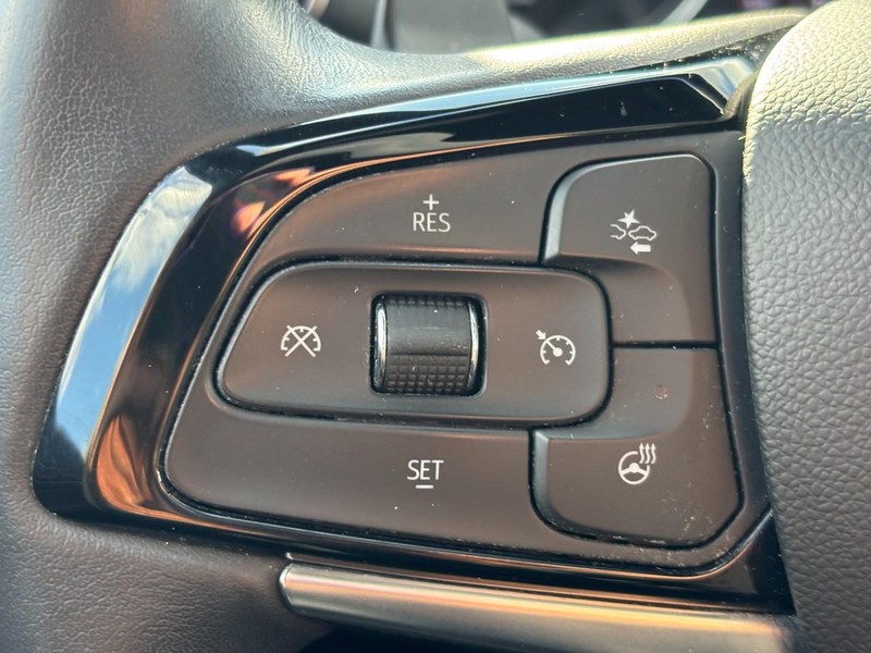 Buick Enclave Vehicle Full-screen Gallery Image 18